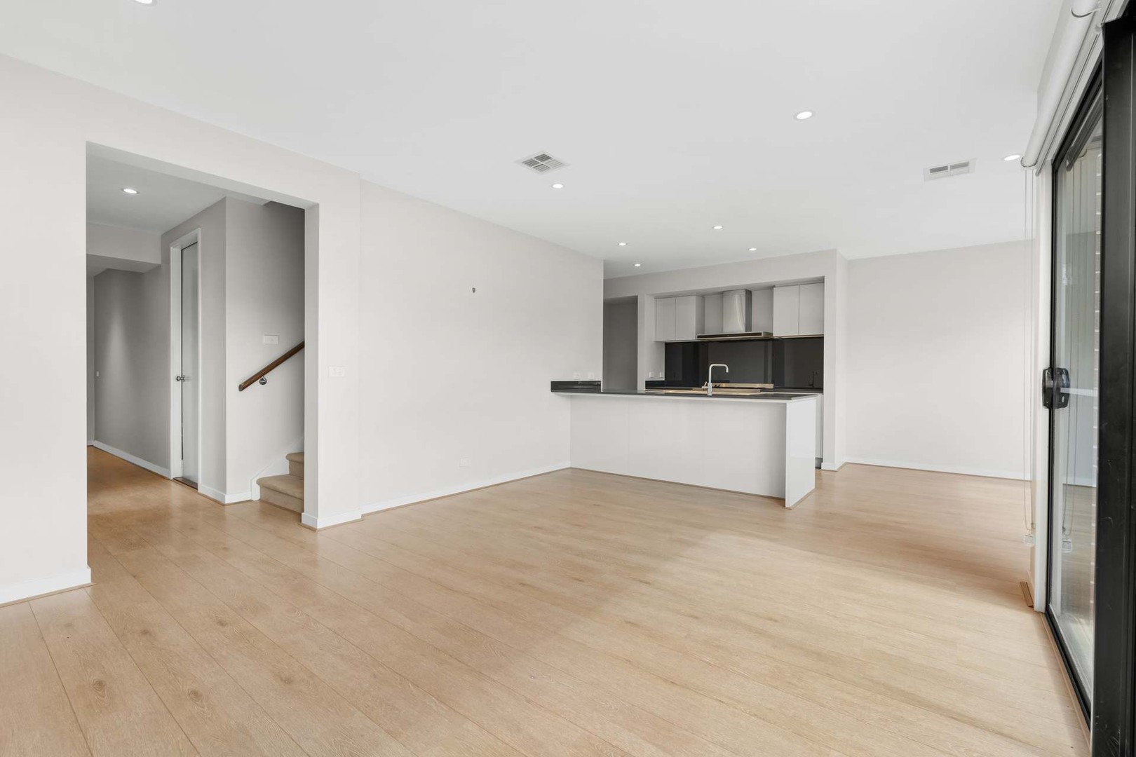 562 Grand Boulevard, Craigieburn, VIC 3064, Craigieburn - Thumbnail 5