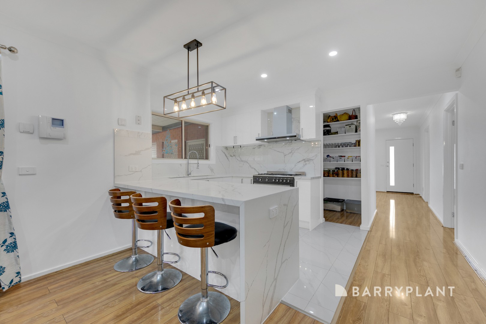 563 The Lakes Boulevard, South Morang, VIC 3752, South Morang - Thumbnail 3