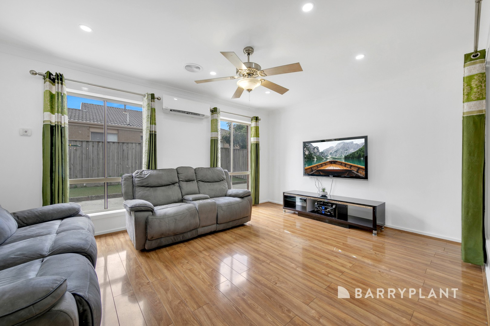 563 The Lakes Boulevard, South Morang, VIC 3752, South Morang - Thumbnail 6