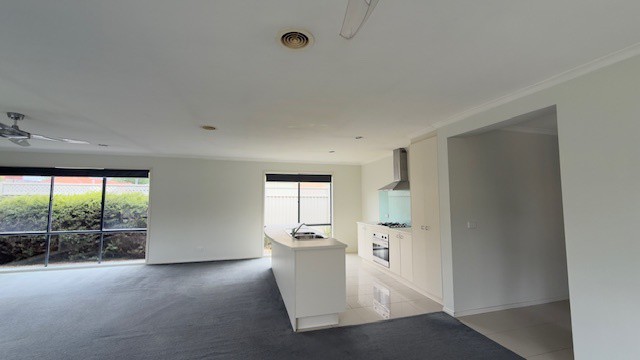57 Clarendon Wynd, Caroline Springs, VIC 3023, Caroline Springs - Thumbnail 2
