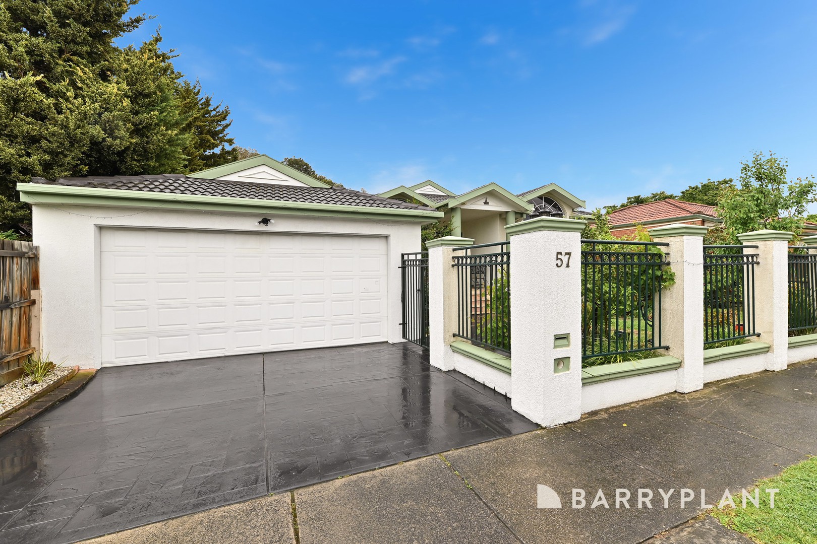 57 Hedgeley Drive, Berwick, VIC 3806 - Thumbnail 2 - 23/10/2025