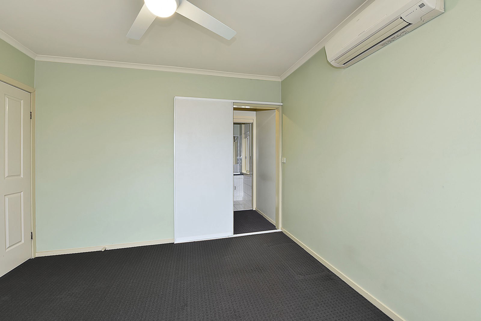 57 Parkside Ave, Keilor East, VIC 3033, Keilor East - Thumbnail 4