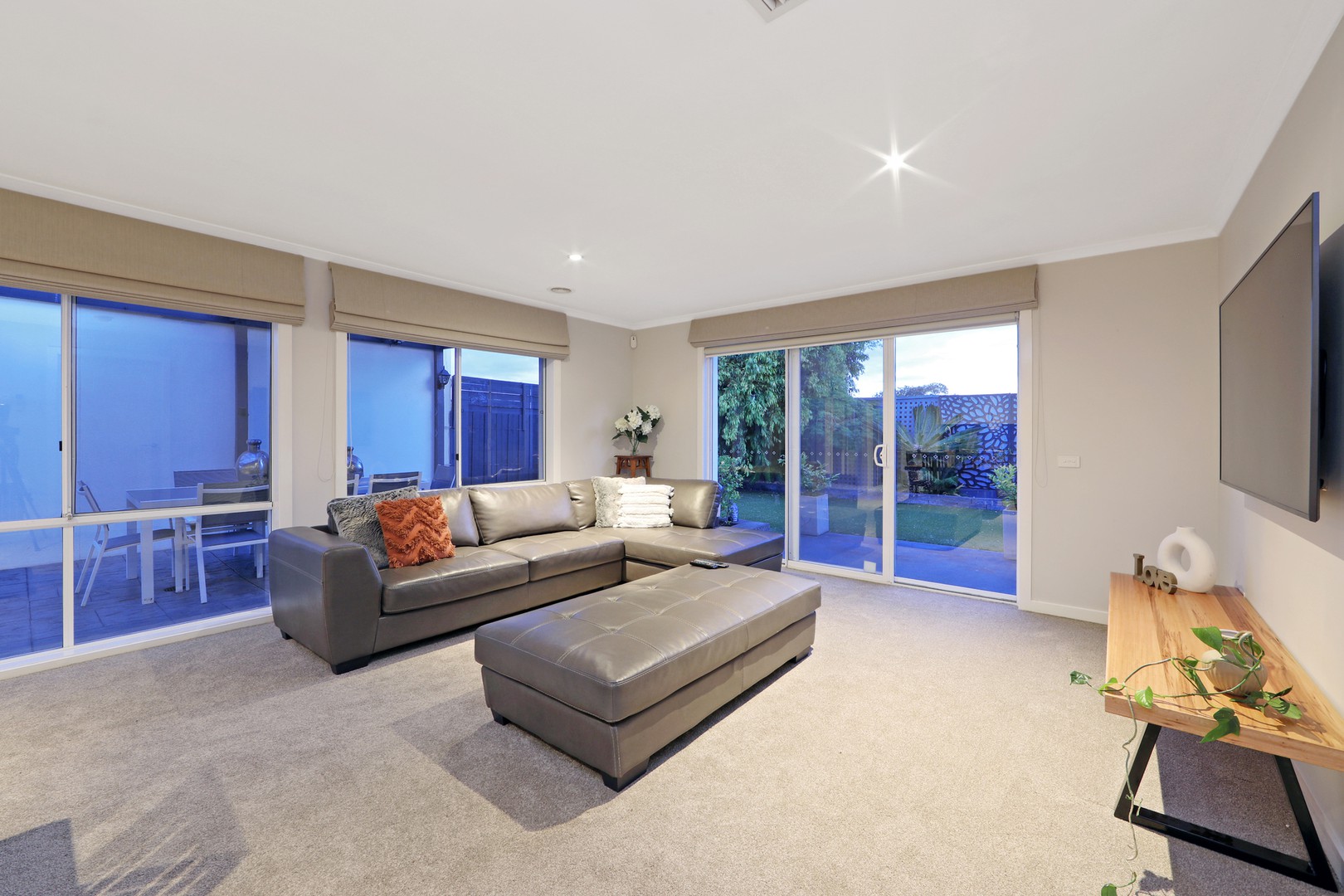 57 Sovereign Manors Crescent, Rowville, VIC 3178, Rowville - Thumbnail 3