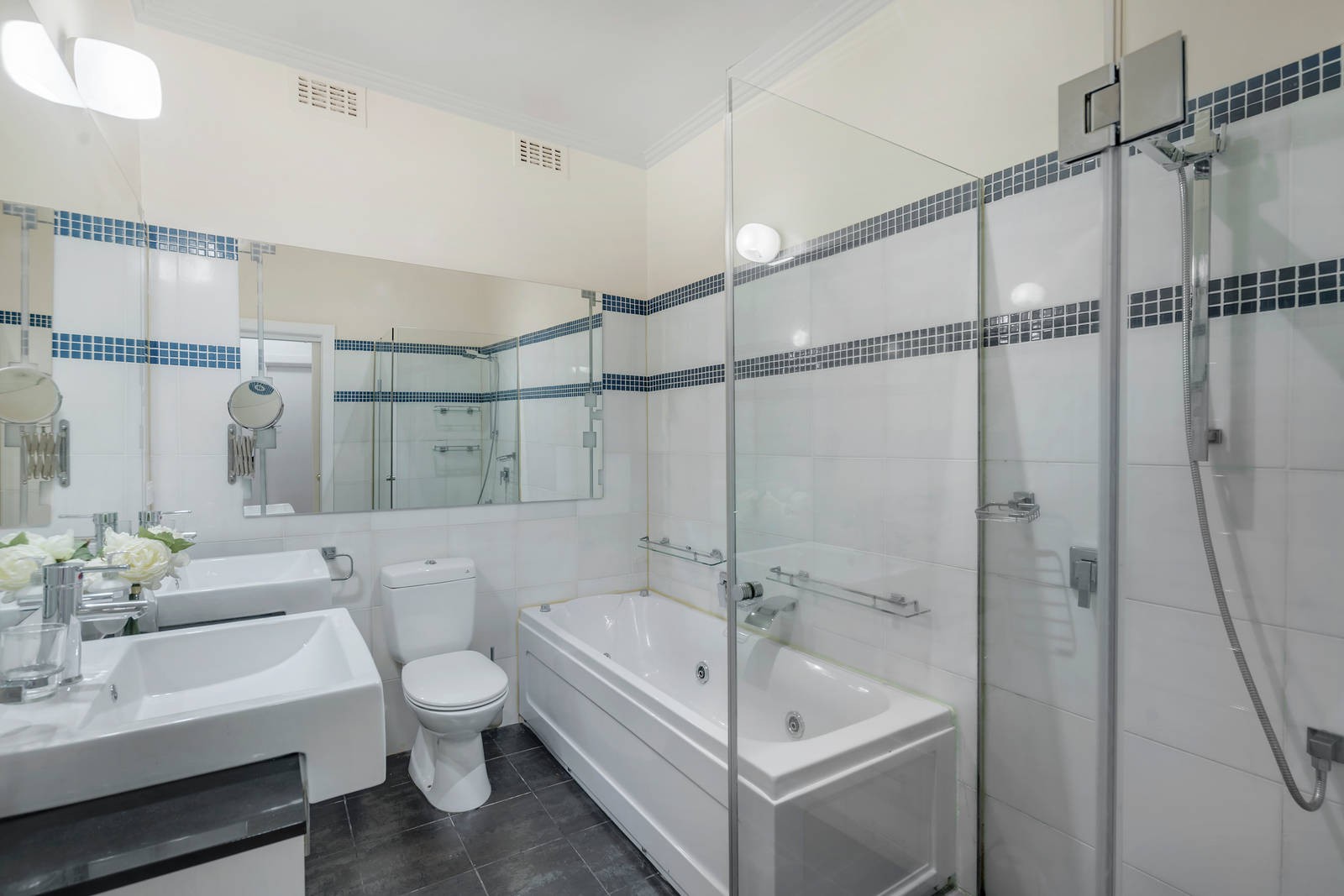 57 Tucker Road, Bentleigh, VIC 3204 - Thumbnail 1 - 16/12/2025