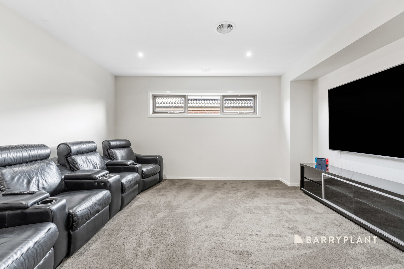 58 Calibre Circuit, Clyde North, VIC 3978, Clyde North - Thumbnail 3