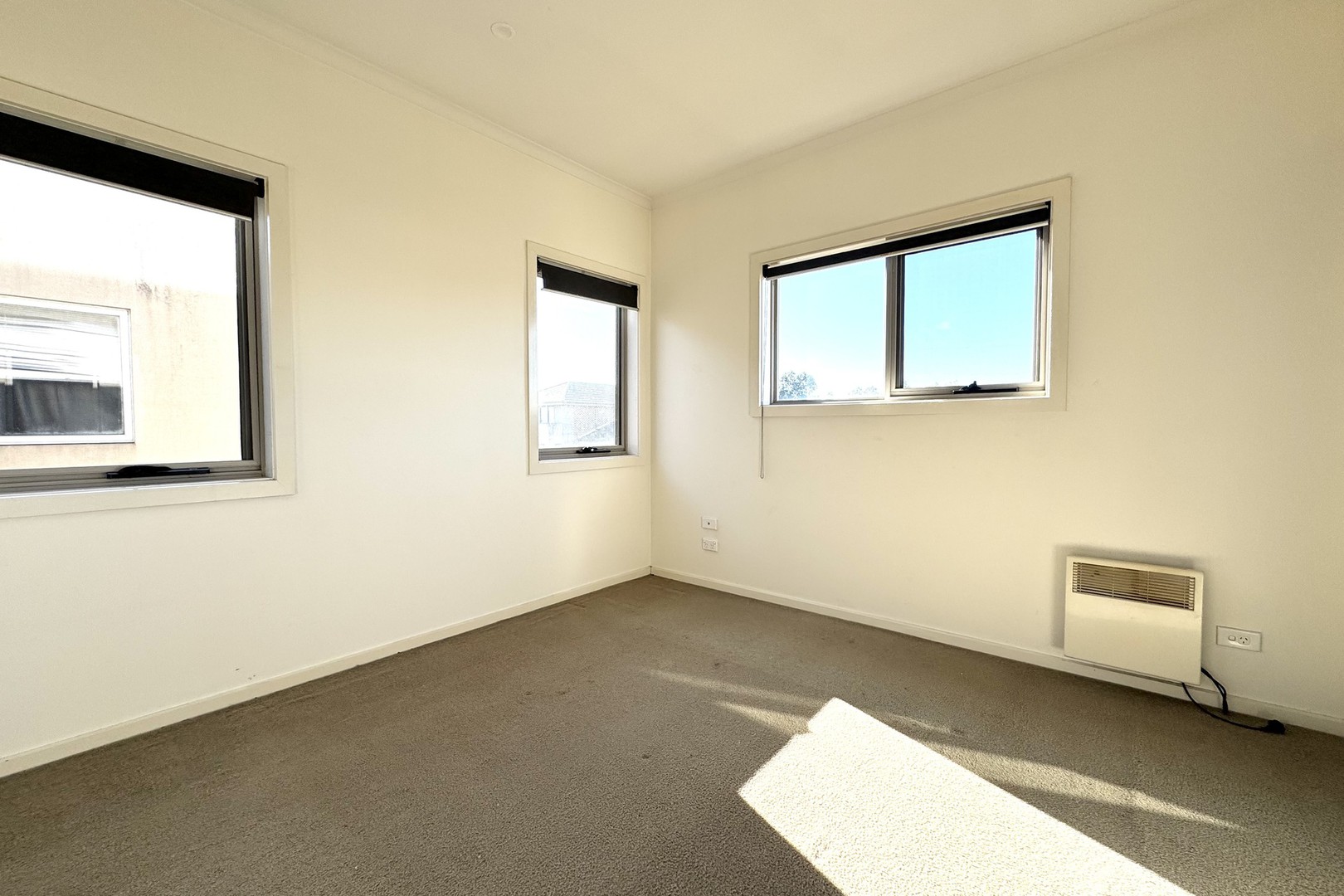 58 Edgeware Close, Pakenham, VIC 3810, Pakenham - Thumbnail 7