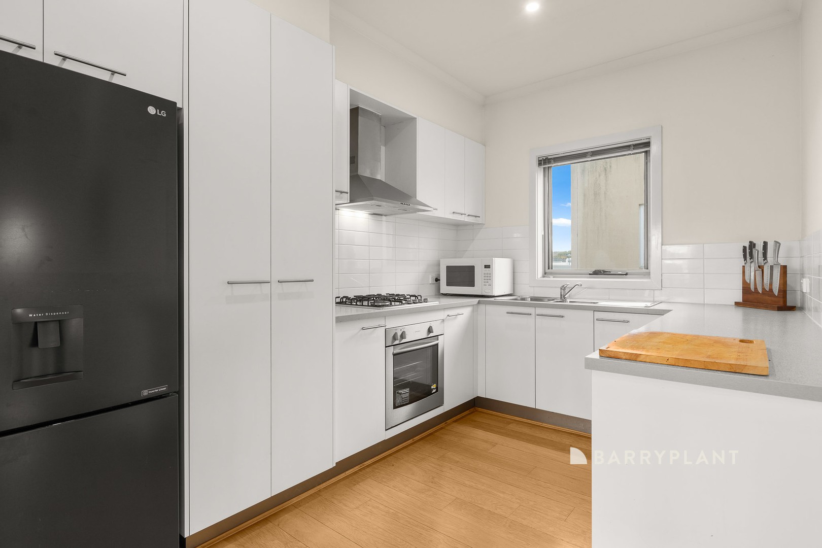 58 Edgeware Close, Pakenham, VIC 3810, Pakenham - Thumbnail 3