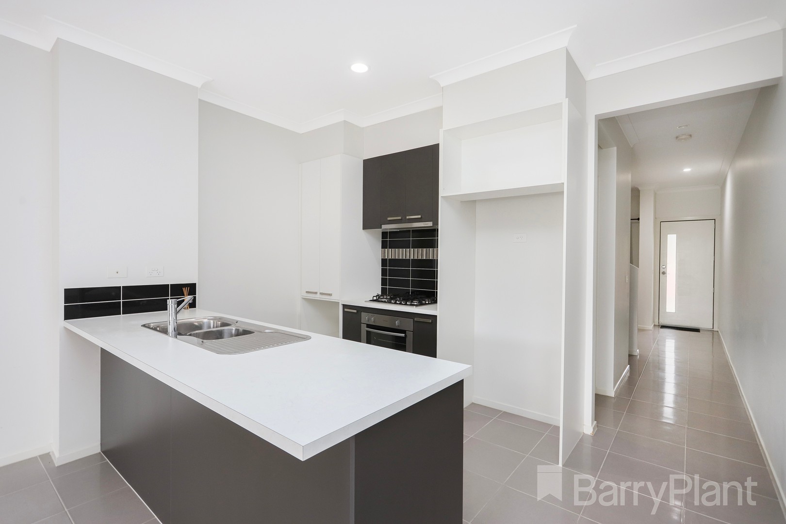 58 Little Windrock Lane, Craigieburn, VIC 3064, Craigieburn - Thumbnail 3