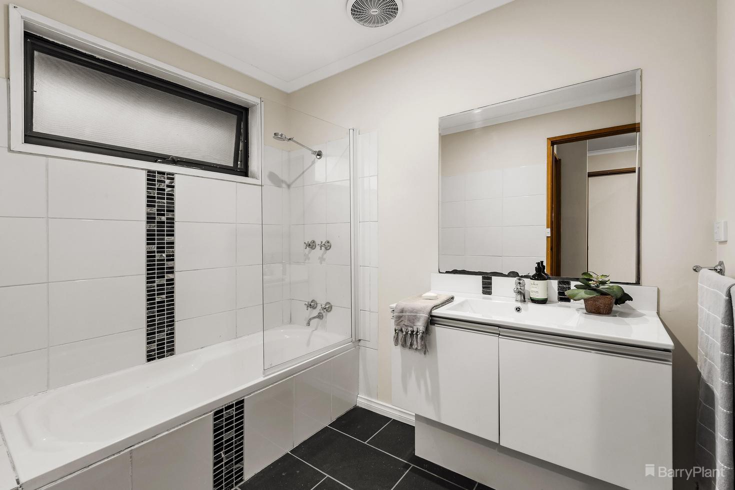 58 Manatunga Circuit, Greensborough, VIC 3088, Greensborough - Thumbnail 8