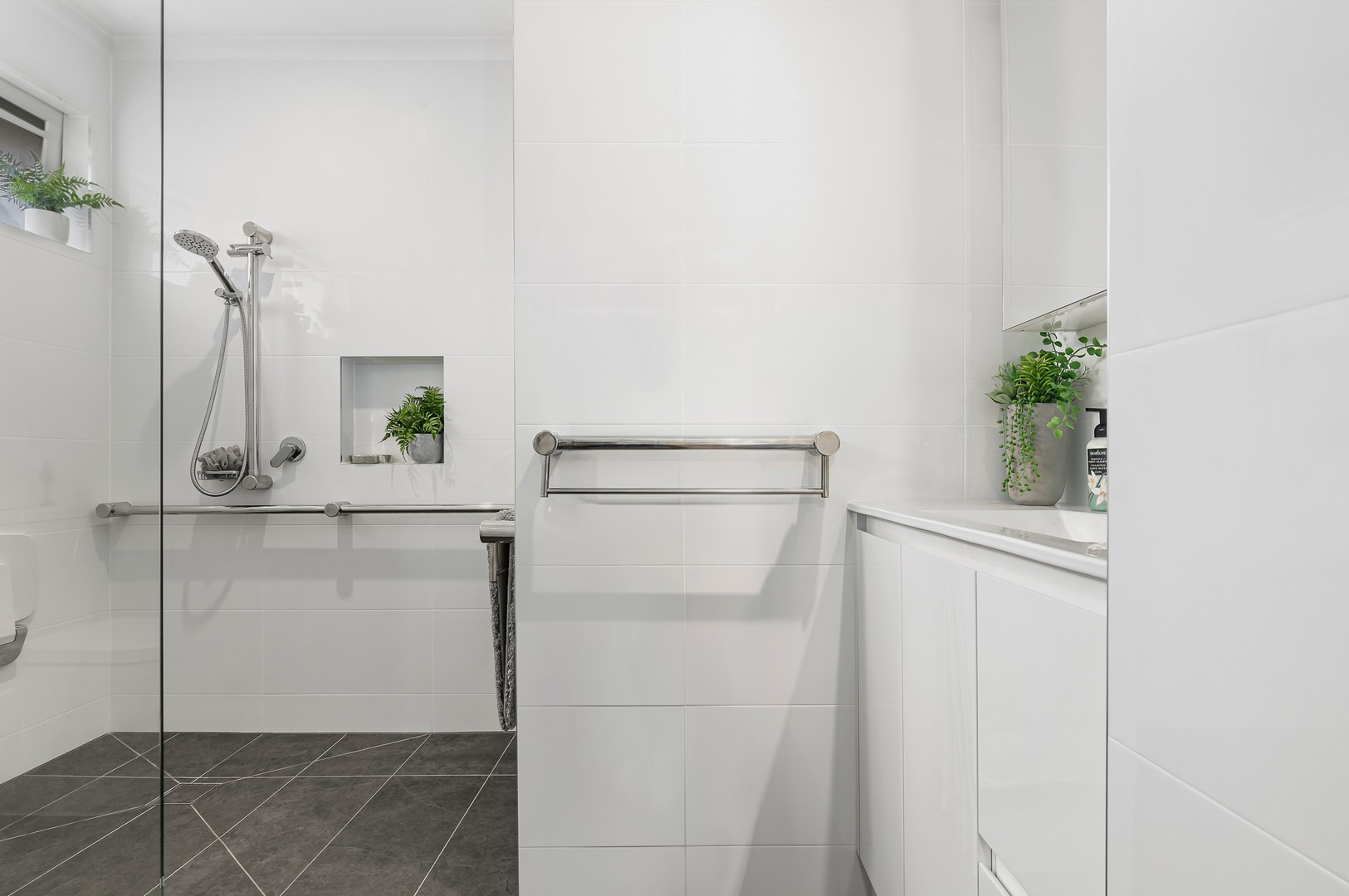 58 Roseland Grove, Doncaster, VIC 3108, Doncaster - Thumbnail 3