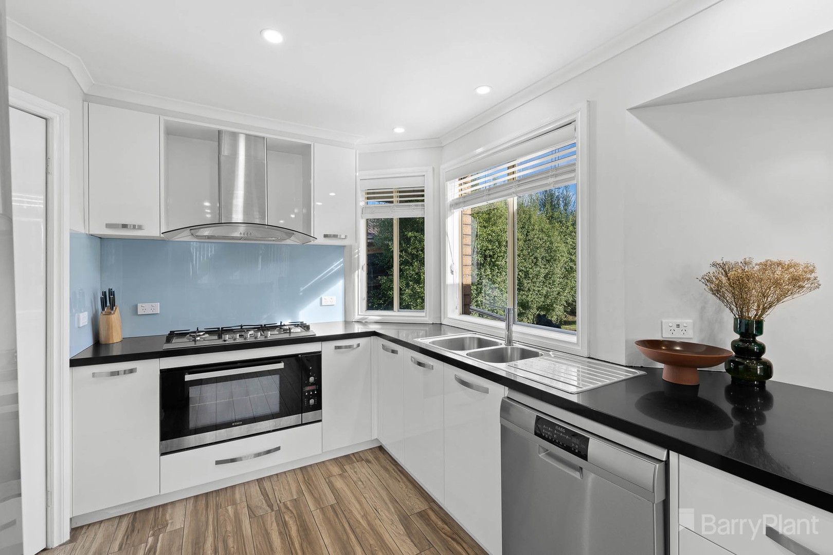 58 Sandalwood Drive, Narre Warren, VIC 3805, Narre Warren - Thumbnail 3