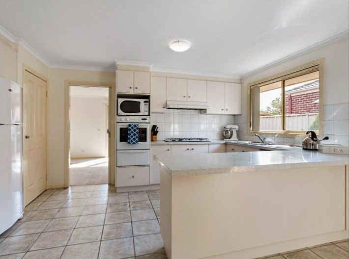 58 Springlake Avenue, Caroline Springs, VIC 3023, Caroline Springs - Thumbnail 4