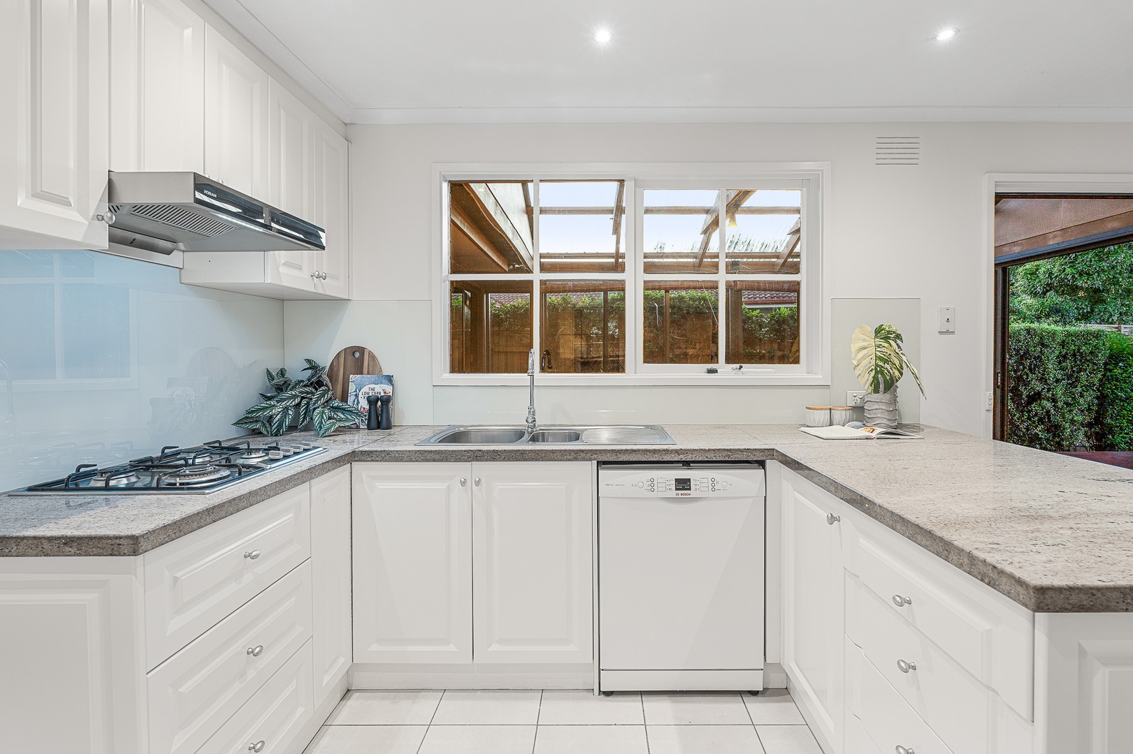58 Wallace Road, Wantirna South, VIC 3152, Wantirna South - Thumbnail 5