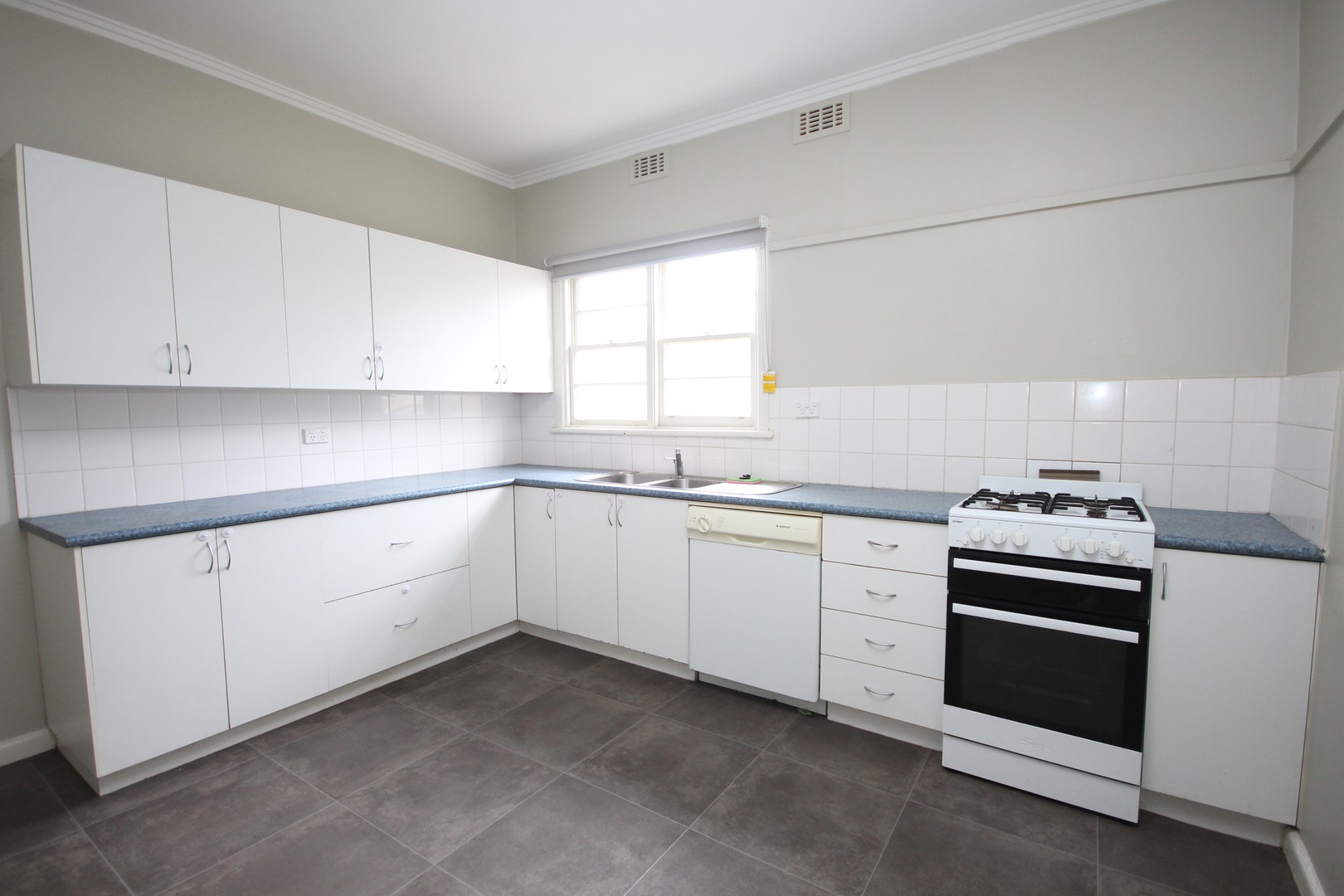 58 Wendover Avenue, Norlane, VIC 3214, Norlane - Thumbnail 4
