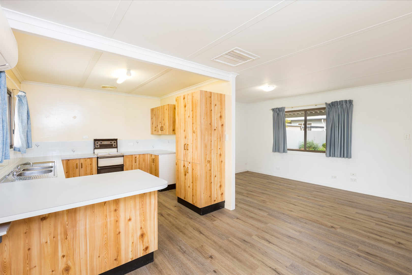 585 Deakin Avenue, Mildura, VIC 3500, Mildura - Thumbnail 3