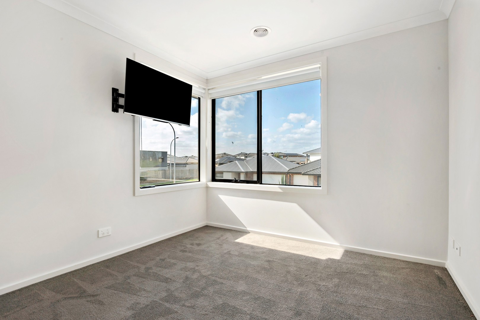 59 Picnic Avenue, Clyde North, VIC 3978, Clyde North - Thumbnail 8