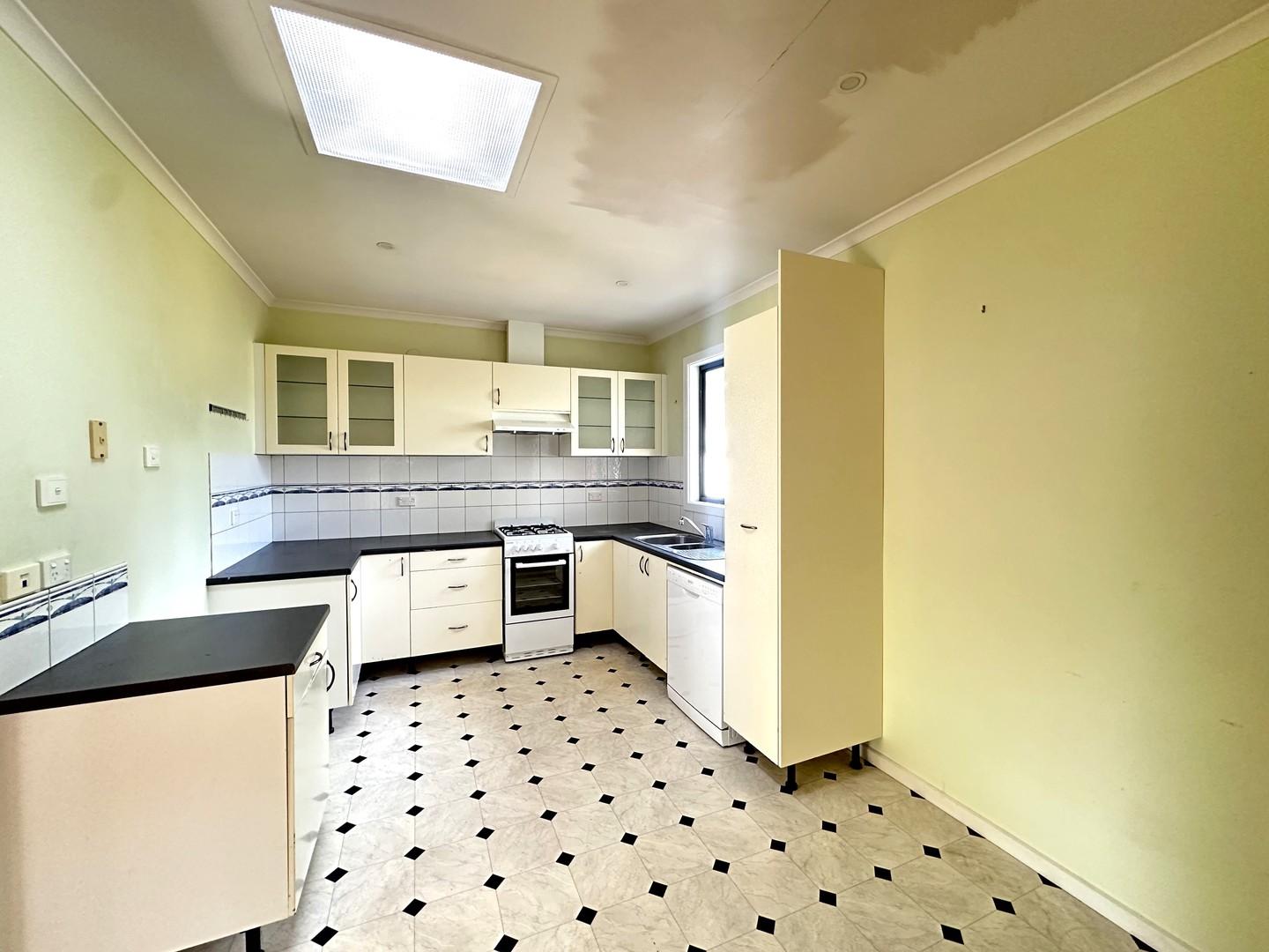 59 Purnell Road, Corio, VIC 3214 - Thumbnail 2 - 28/04/2025