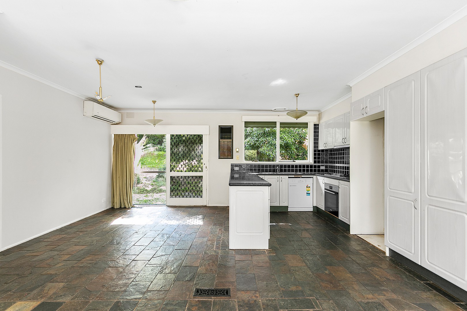 59 Sunnybrook Drive, Wheelers Hill, VIC 3150, Wheelers Hill - Thumbnail 4
