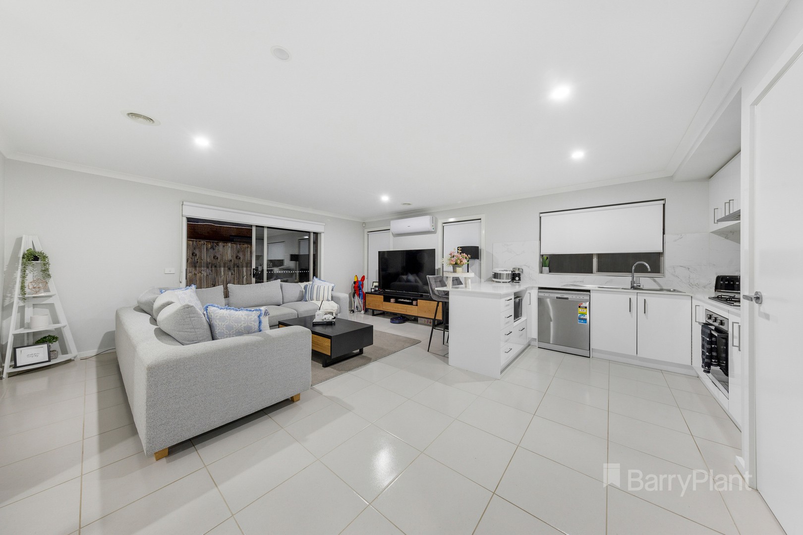 59 Walkside Boulevard, Fraser Rise, VIC 3336, Fraser Rise - Thumbnail 4