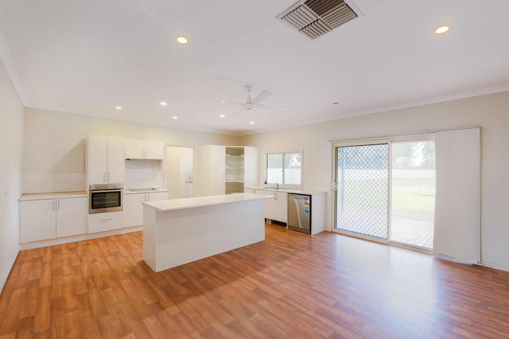 596-598 Sandilong Avenue, Irymple, VIC 3498, Irymple - Thumbnail 4