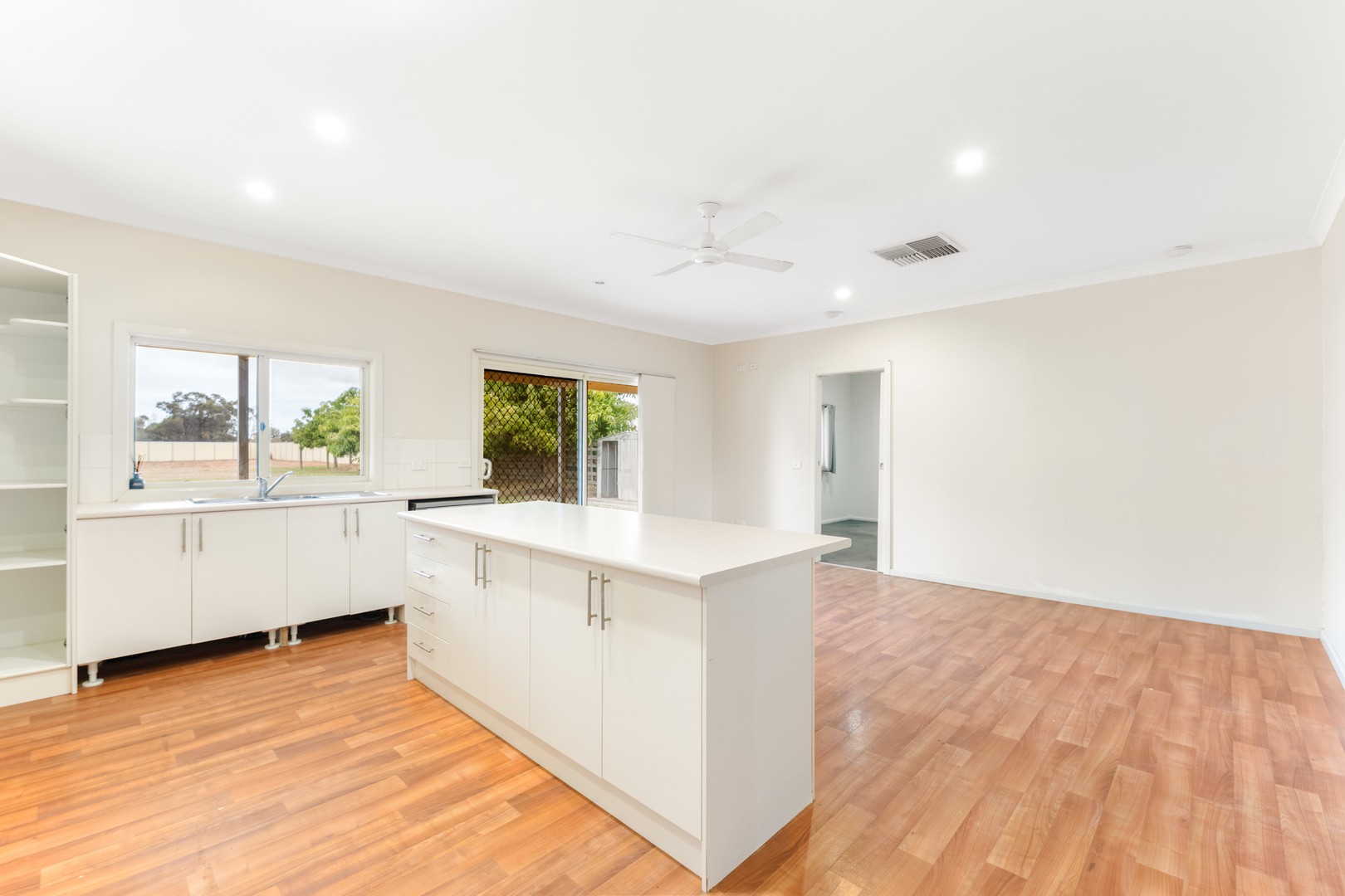 596-598 Sandilong Avenue, Irymple, VIC 3498, Irymple - Thumbnail 6