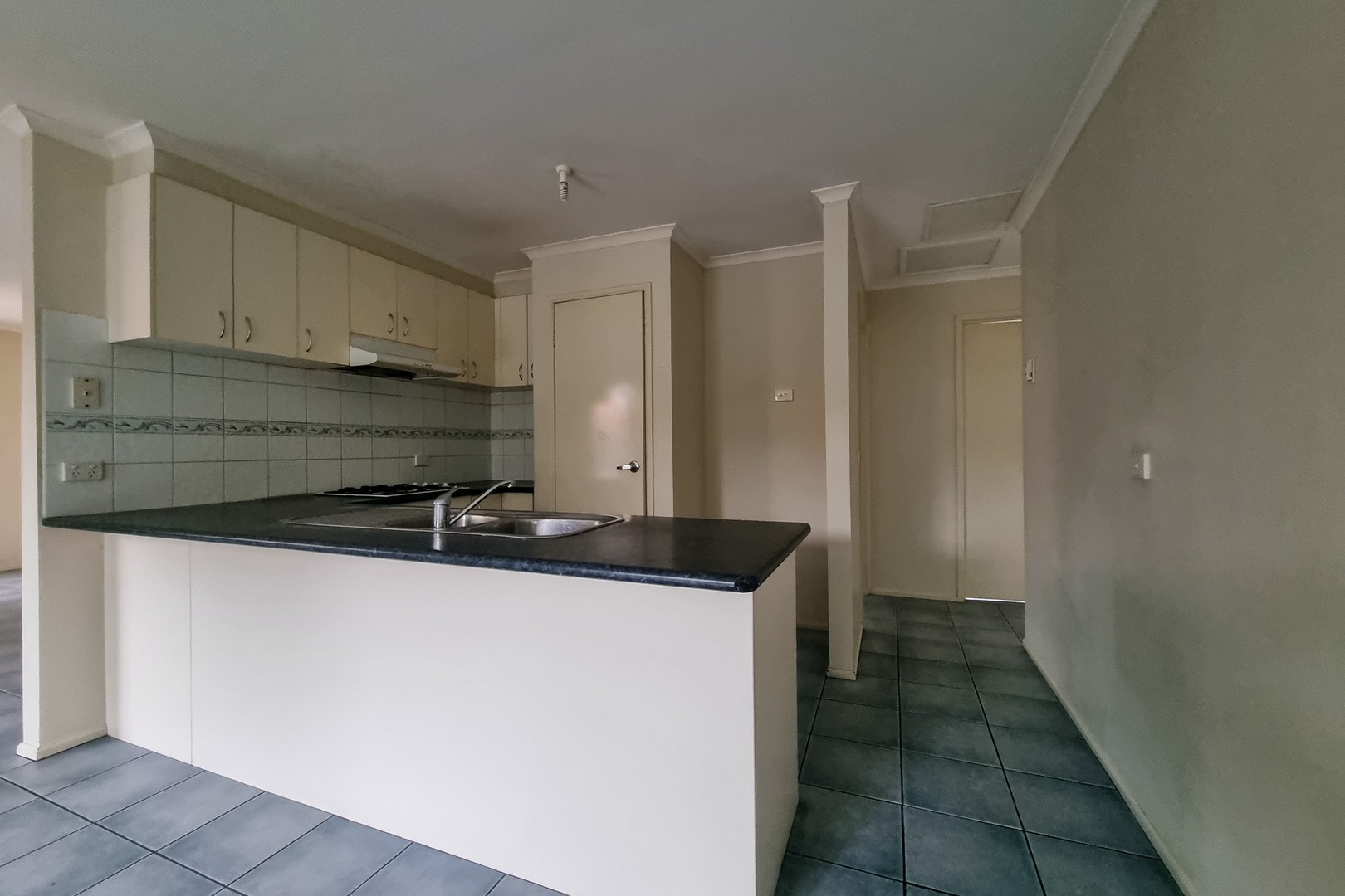 5A Metropolitan Avenue, Craigieburn, VIC 3064 - Thumbnail 2 - 25/11/2021