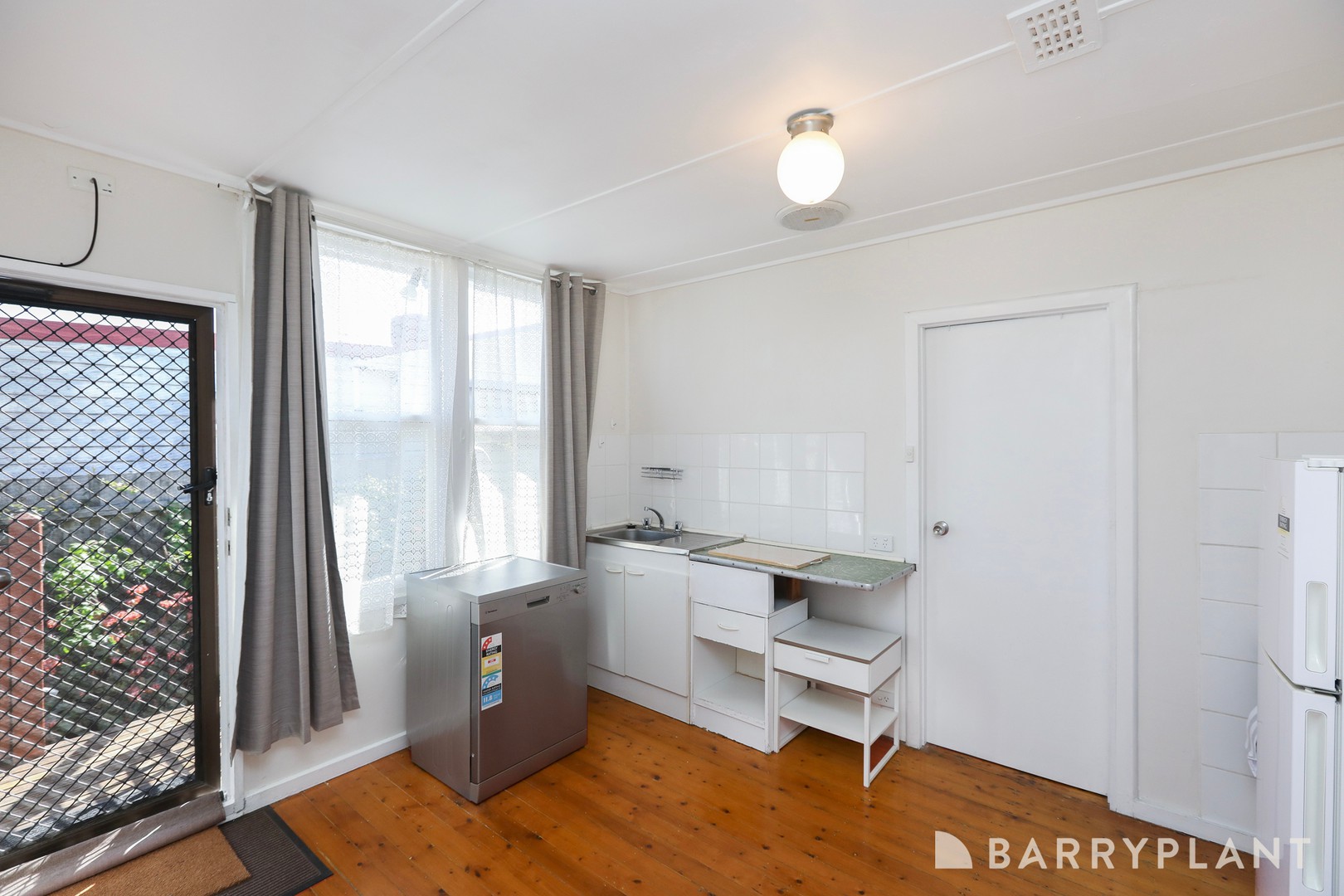 5A Taunton Street, Sunshine, VIC 3020, Sunshine - Thumbnail 5