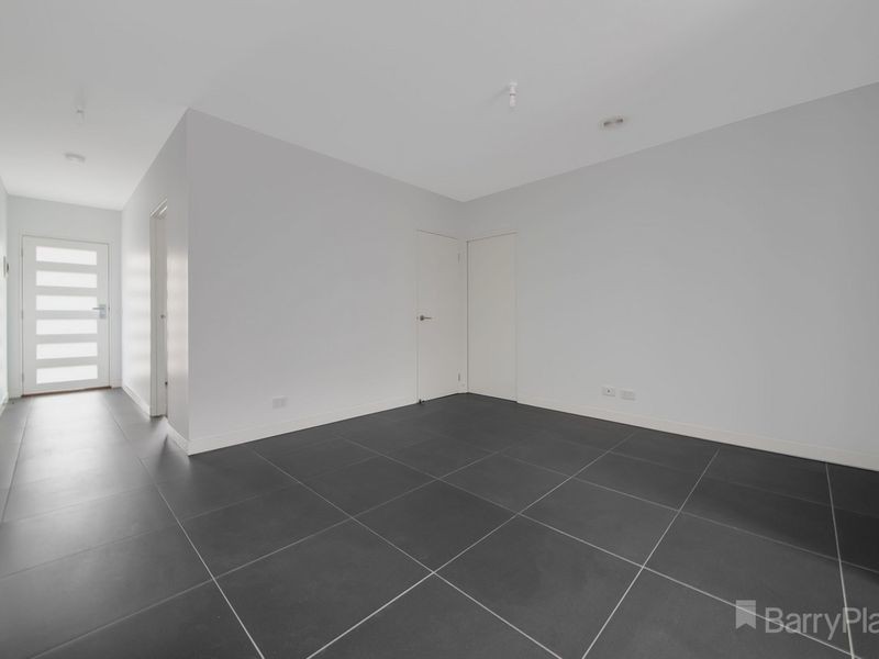 5B Henty Street, Pakenham, VIC 3810, Pakenham - Thumbnail 4