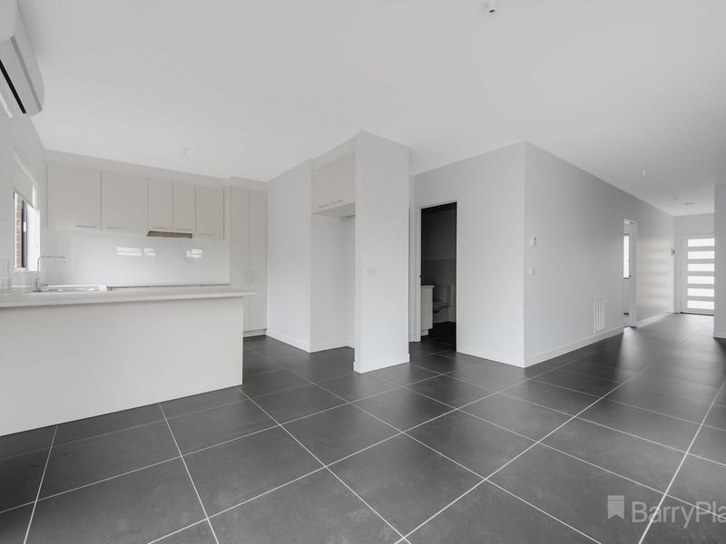 5B Henty Street, Pakenham, VIC 3810, Pakenham - Thumbnail 5