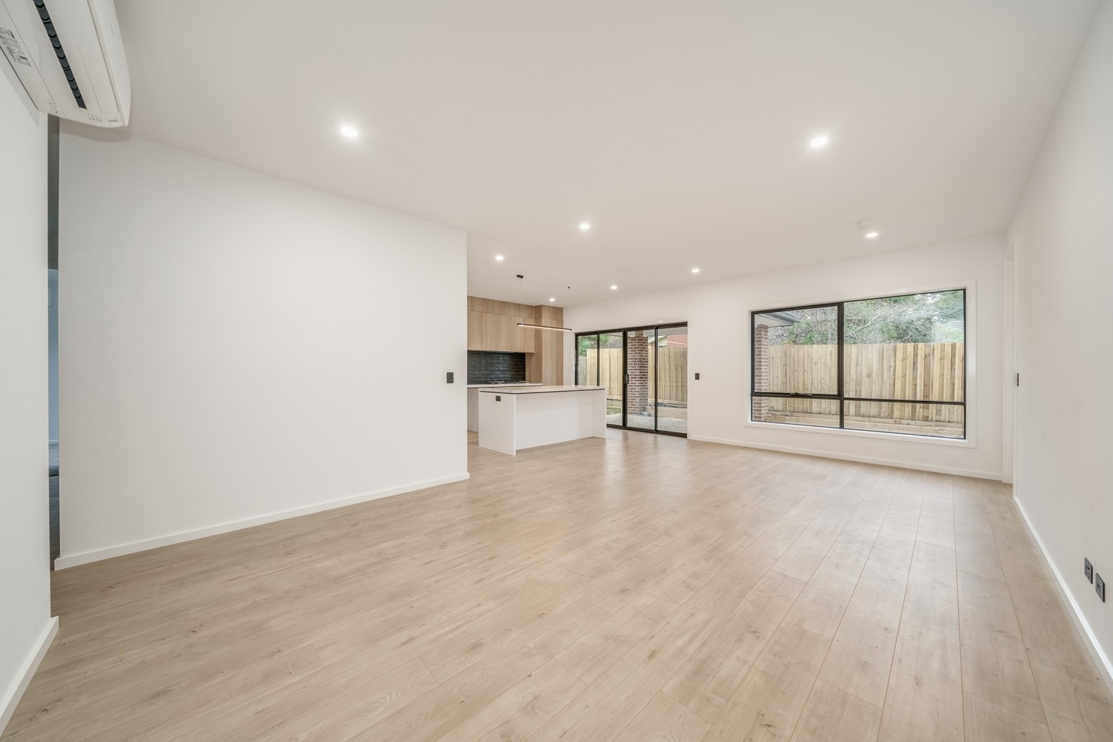 5B Nevana Street, Scoresby, VIC 3179, Scoresby - Thumbnail 2