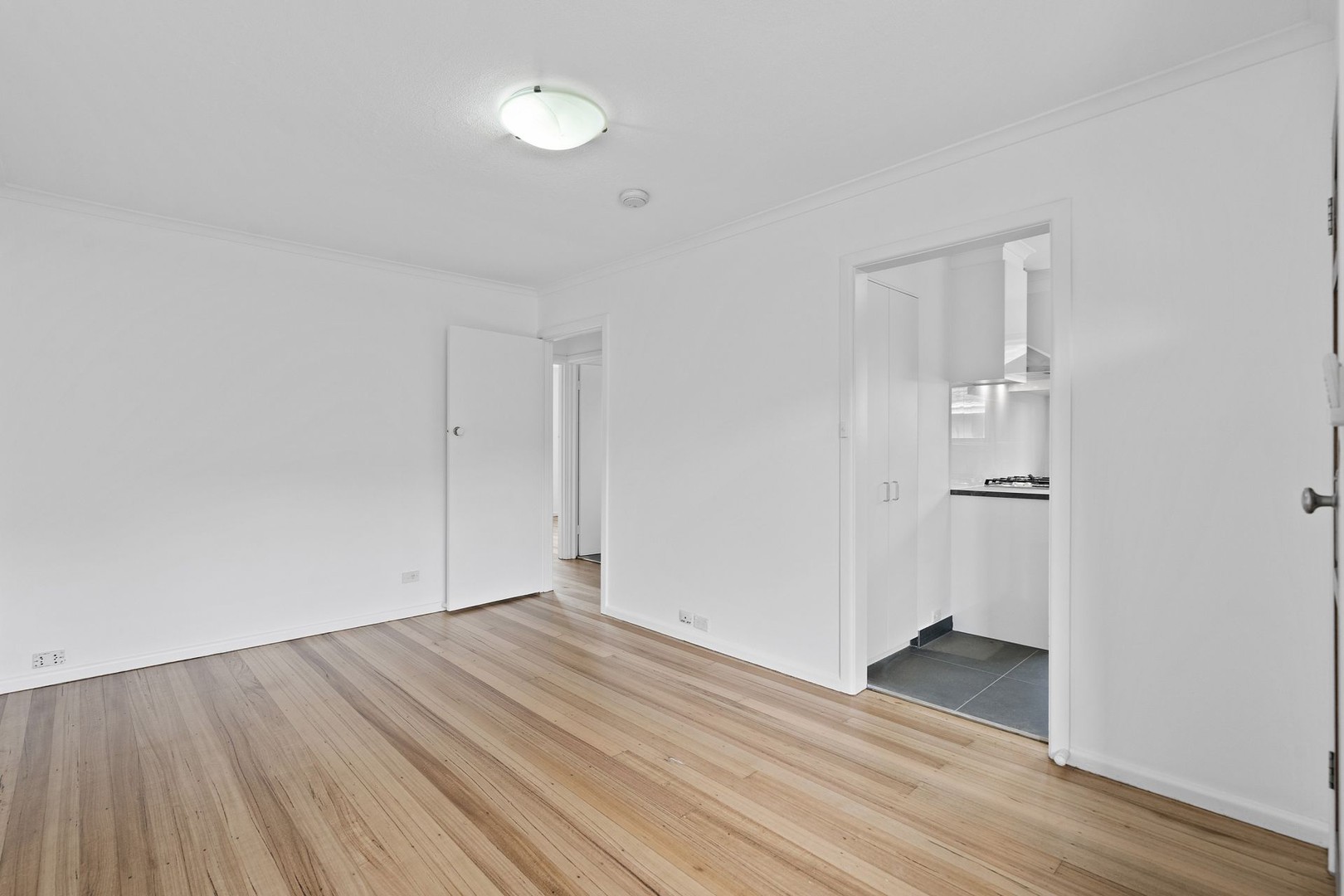 6/108 Mount Pleasant RoadNunawading, VIC 3131  - Leased, Nunawading - Thumbnail 3