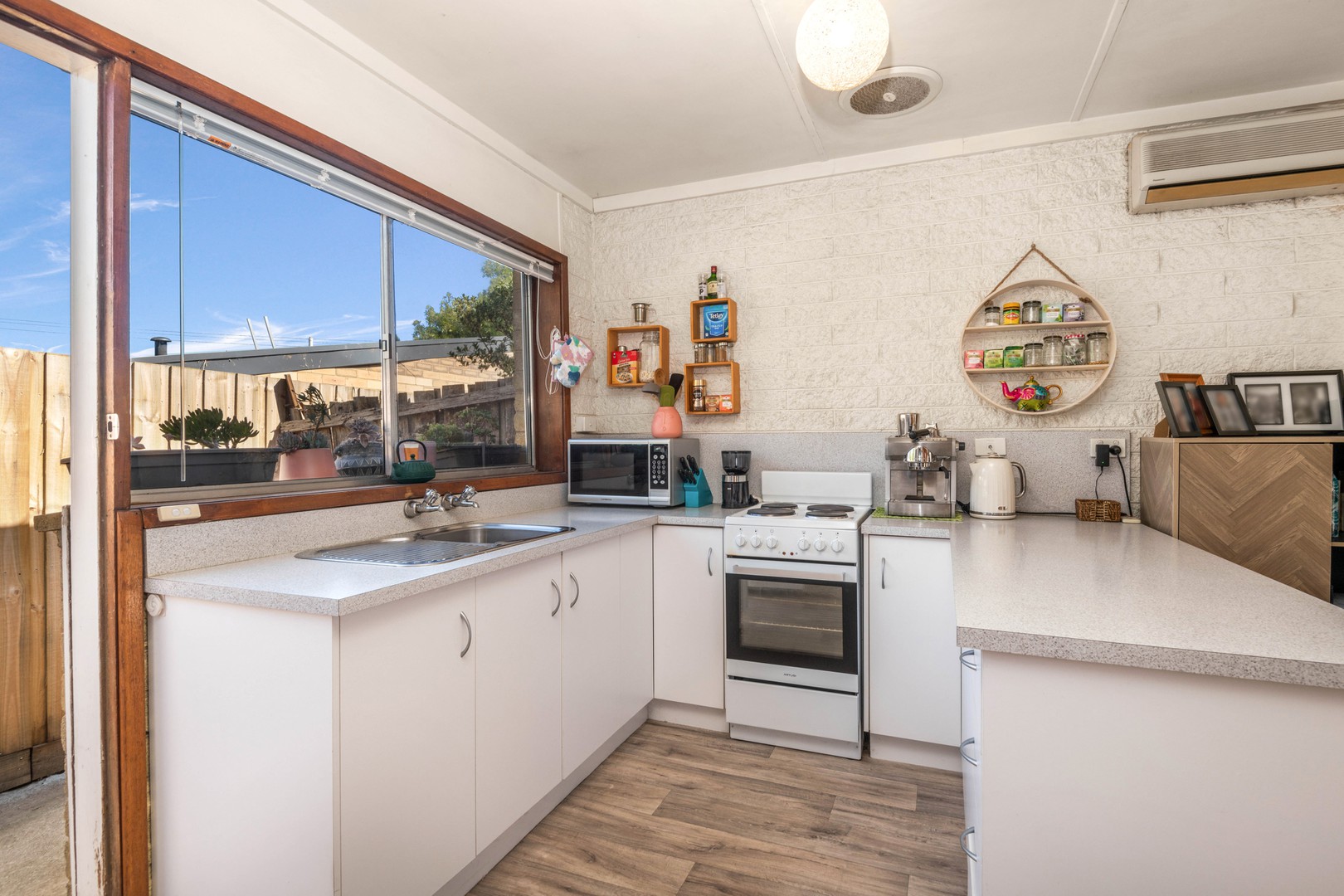 6/11 Elcho Street, Newtown, VIC 3220, Newtown - Thumbnail 2