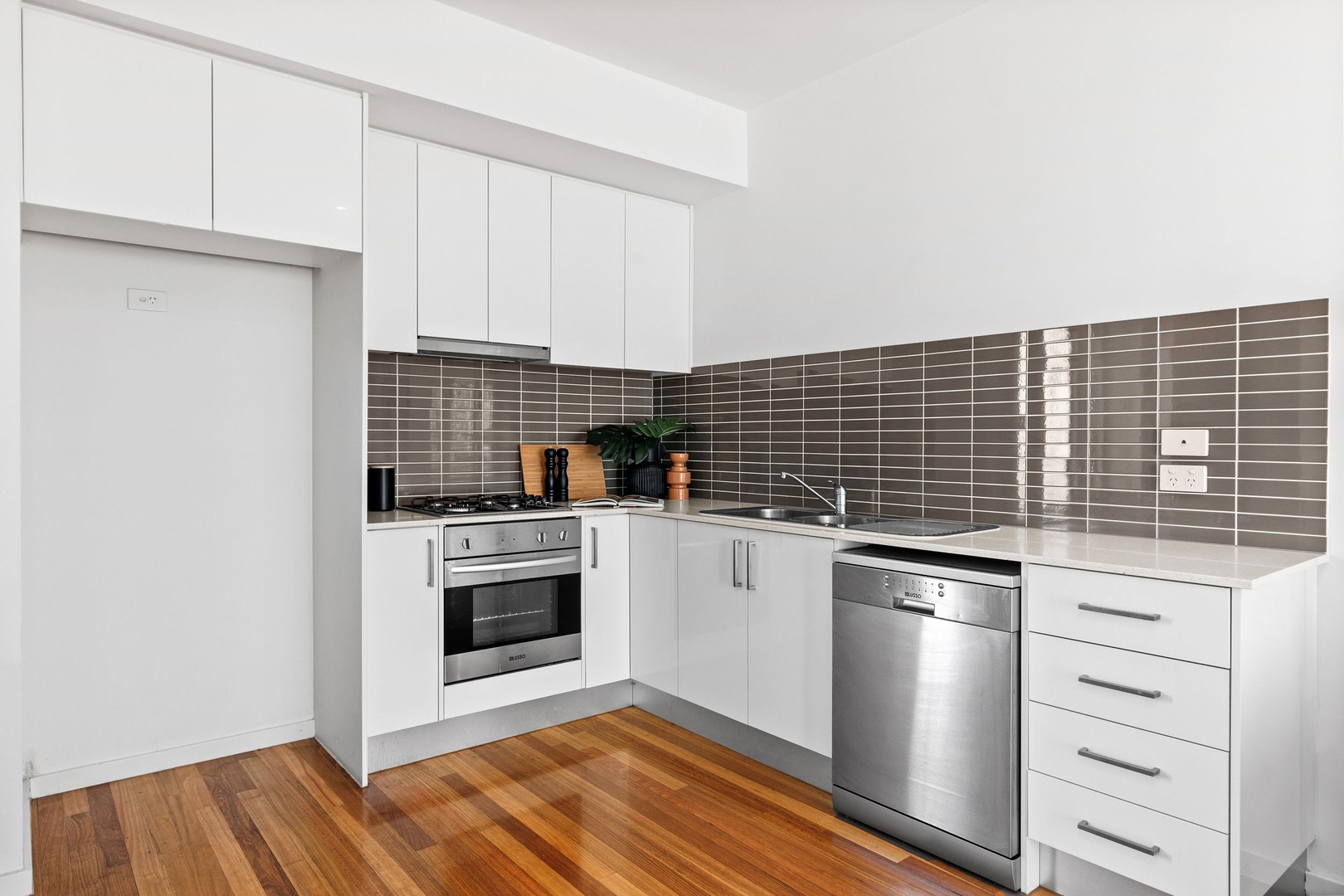 6/11 Winifred Street, Essendon, VIC 3040, Essendon - Thumbnail 3