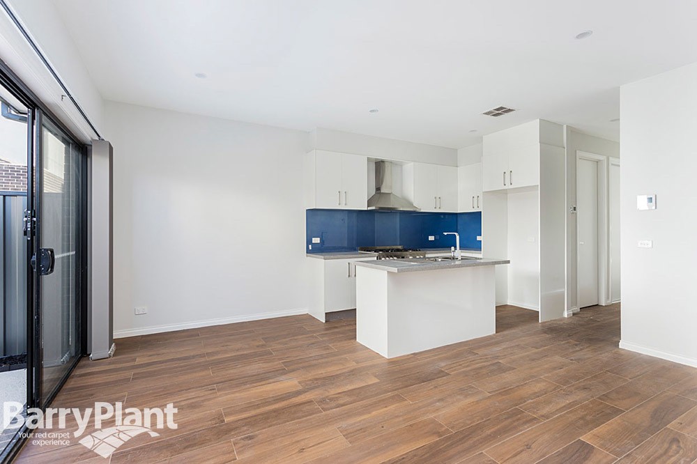 6/16 La Rochelle Boulevard, Point Cook, VIC 3030, Point Cook - Thumbnail 2