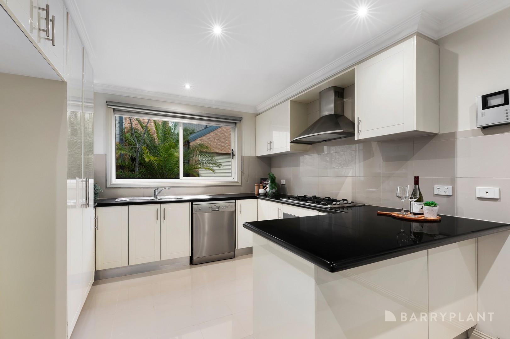 6/2-4 Ireland Avenue, Doncaster East, VIC 3109, Doncaster East - Thumbnail 2