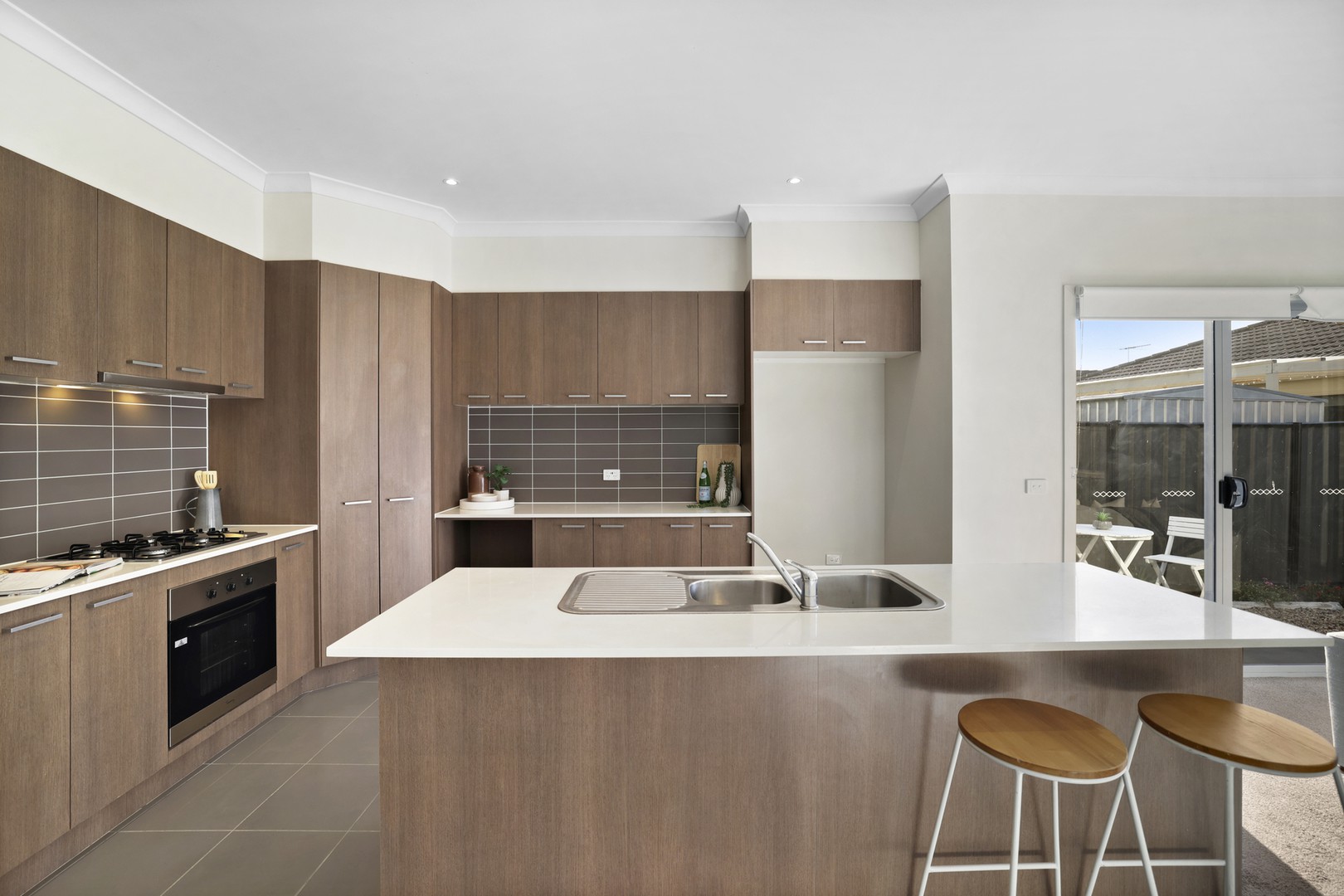 6/2 Cordner Way, Point Cook, VIC 3030, Point Cook - Thumbnail 7