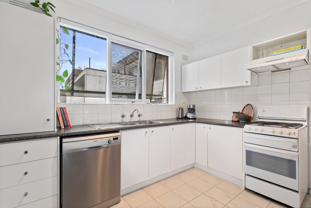 6/2 Irymple Avenue, St Kilda, VIC 3182, St Kilda - Thumbnail 4