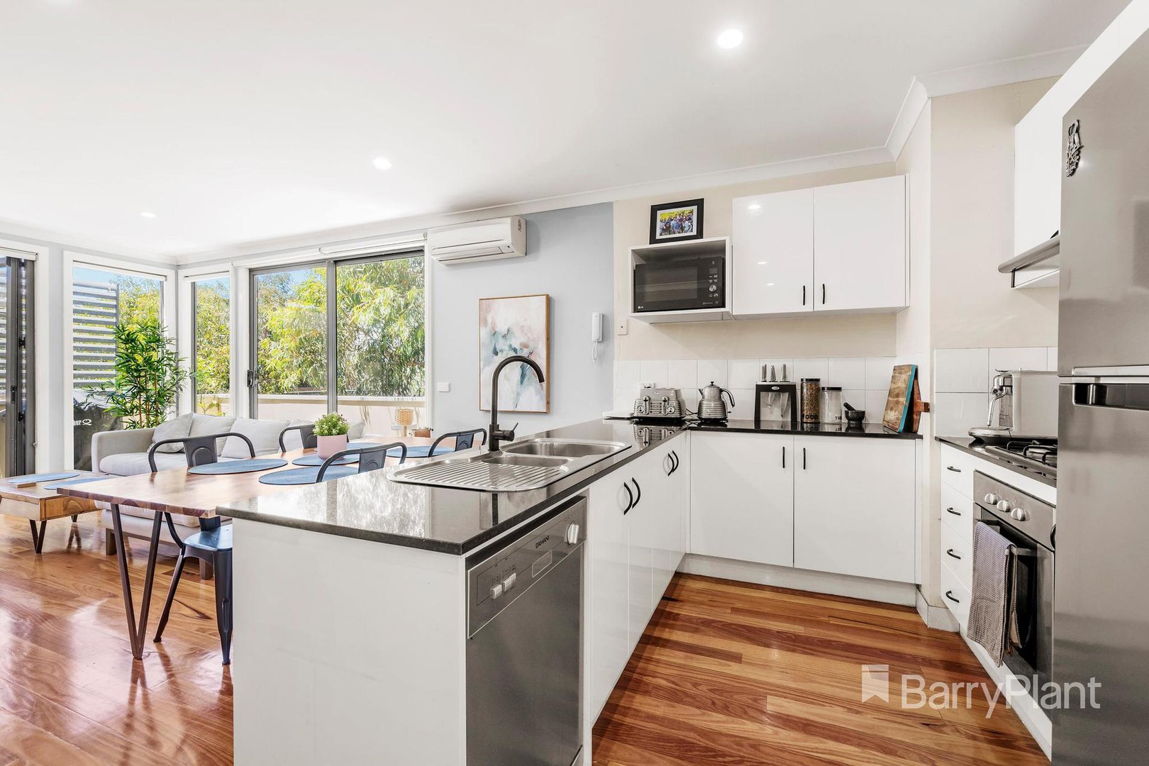 6/29 Diamond Boulevard, Greensborough, VIC 3088, Greensborough - Thumbnail 2