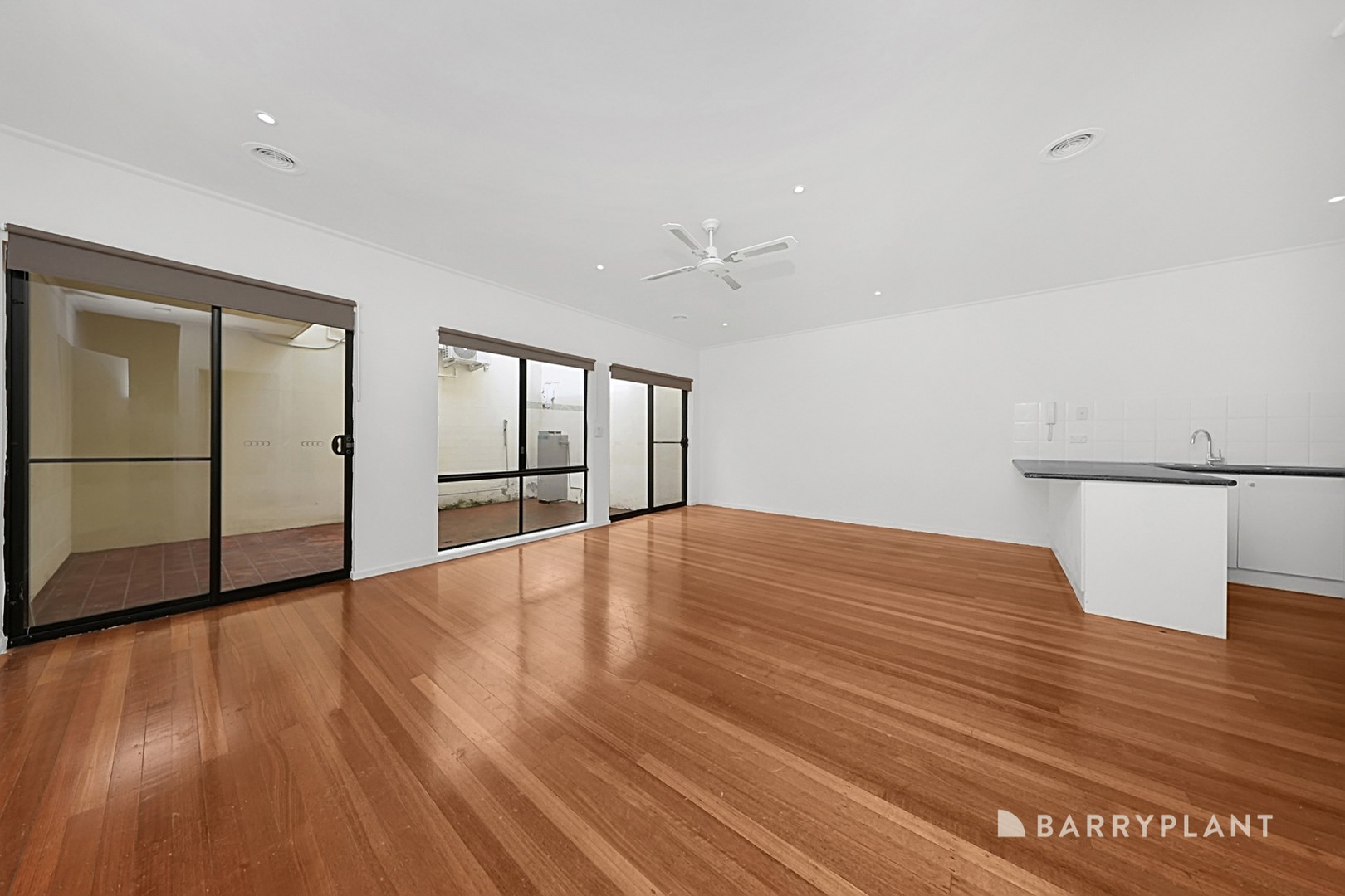 6/3 Mill Park Drive, Mill Park, VIC 3082, Mill Park - Thumbnail 4