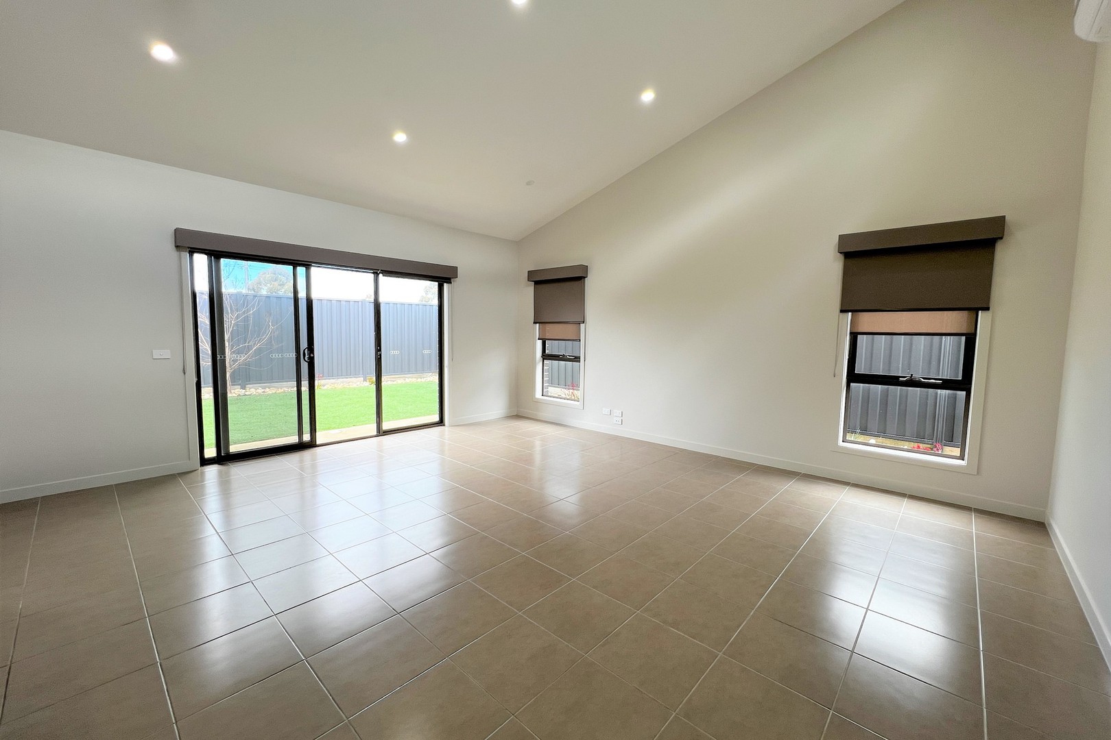 6/3 Stratheden Court, Sydenham, VIC 3037, Sydenham - Thumbnail 2