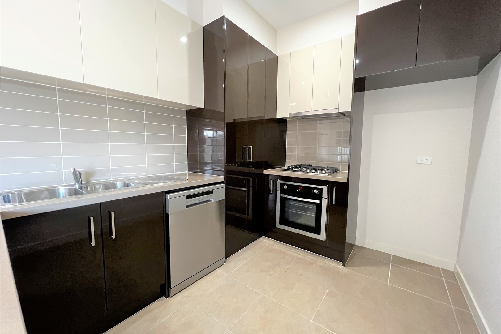6/3 Stratheden Court, Sydenham, VIC 3037, Sydenham - Thumbnail 4