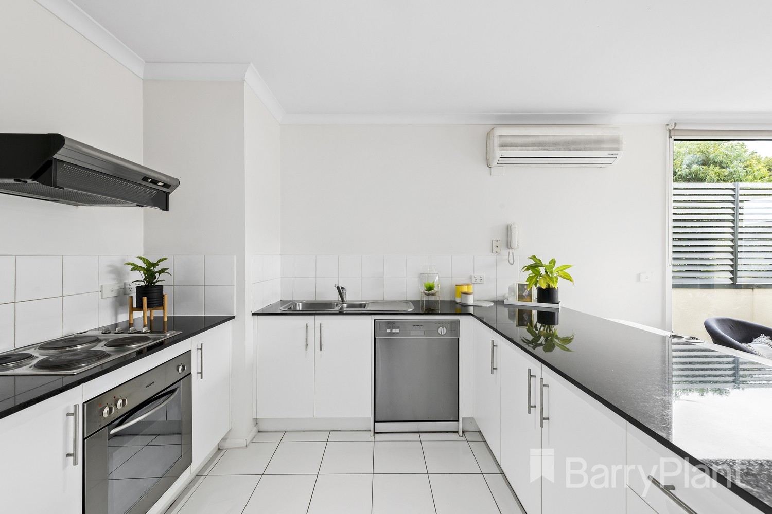 6/39 Diamond Boulevard, Greensborough, VIC 3088, Greensborough - Thumbnail 2
