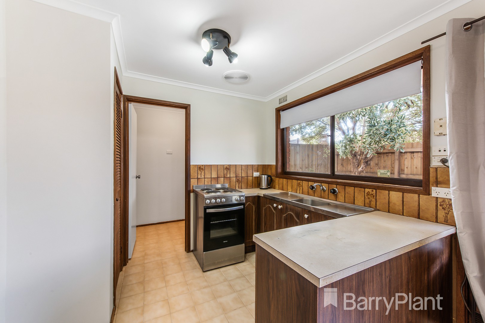 6/39 Wickham Street, Melton South, VIC 3338, Melton South - Thumbnail 2