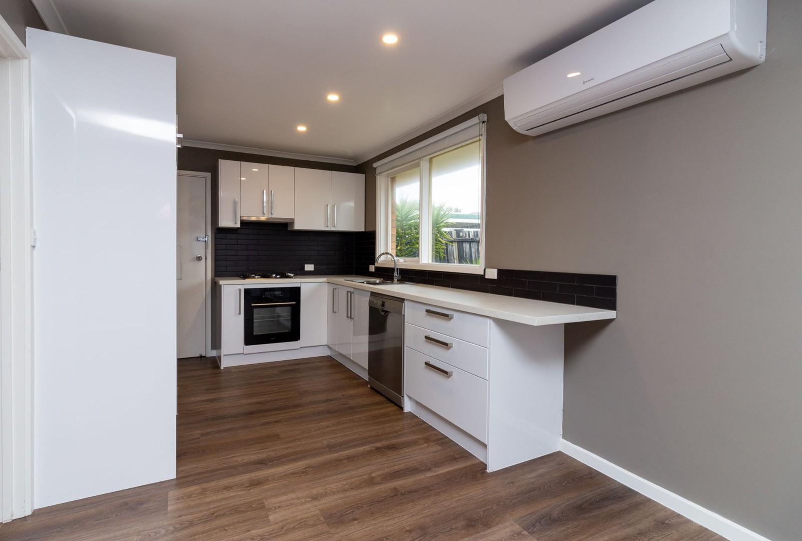 6/406-407 Station St, Bonbeach, VIC 3196 - Thumbnail 2 - 29/04/2025