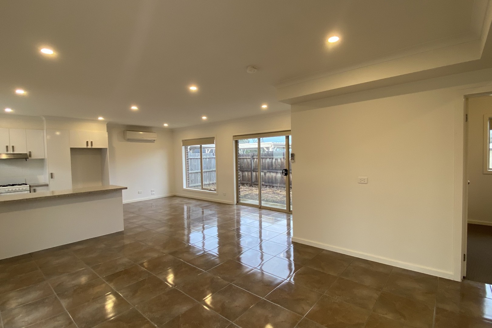 6/5 Luke Street, Reservoir, VIC 3073, Reservoir - Thumbnail 2