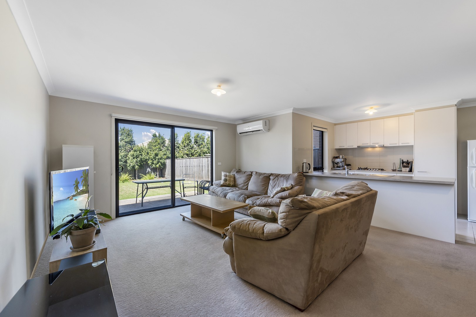 6/6-12 Highwood Drive, Hillside, VIC 3037, Hillside - Thumbnail 2