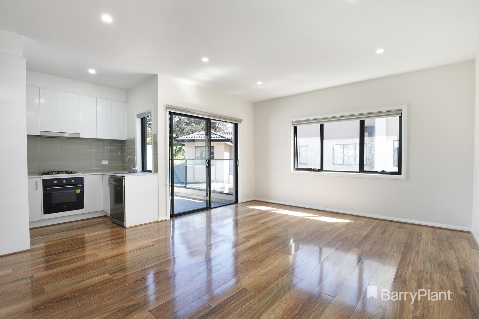 6/6 Fawkner RoadPascoe Vale, VIC 3044, Pascoe Vale - Thumbnail 2