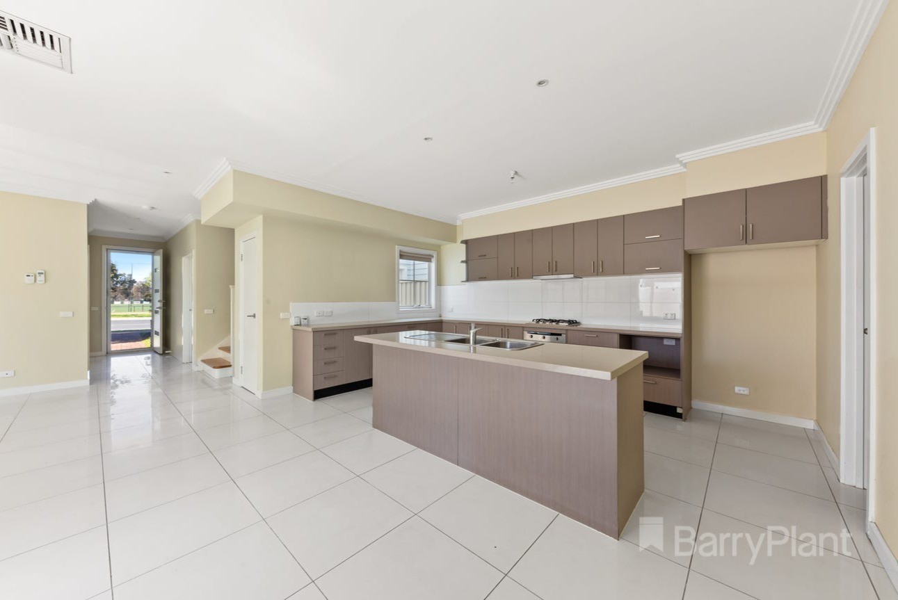 6/7 Toolondo Close, Caroline Springs, VIC 3023, Caroline Springs - Thumbnail 2