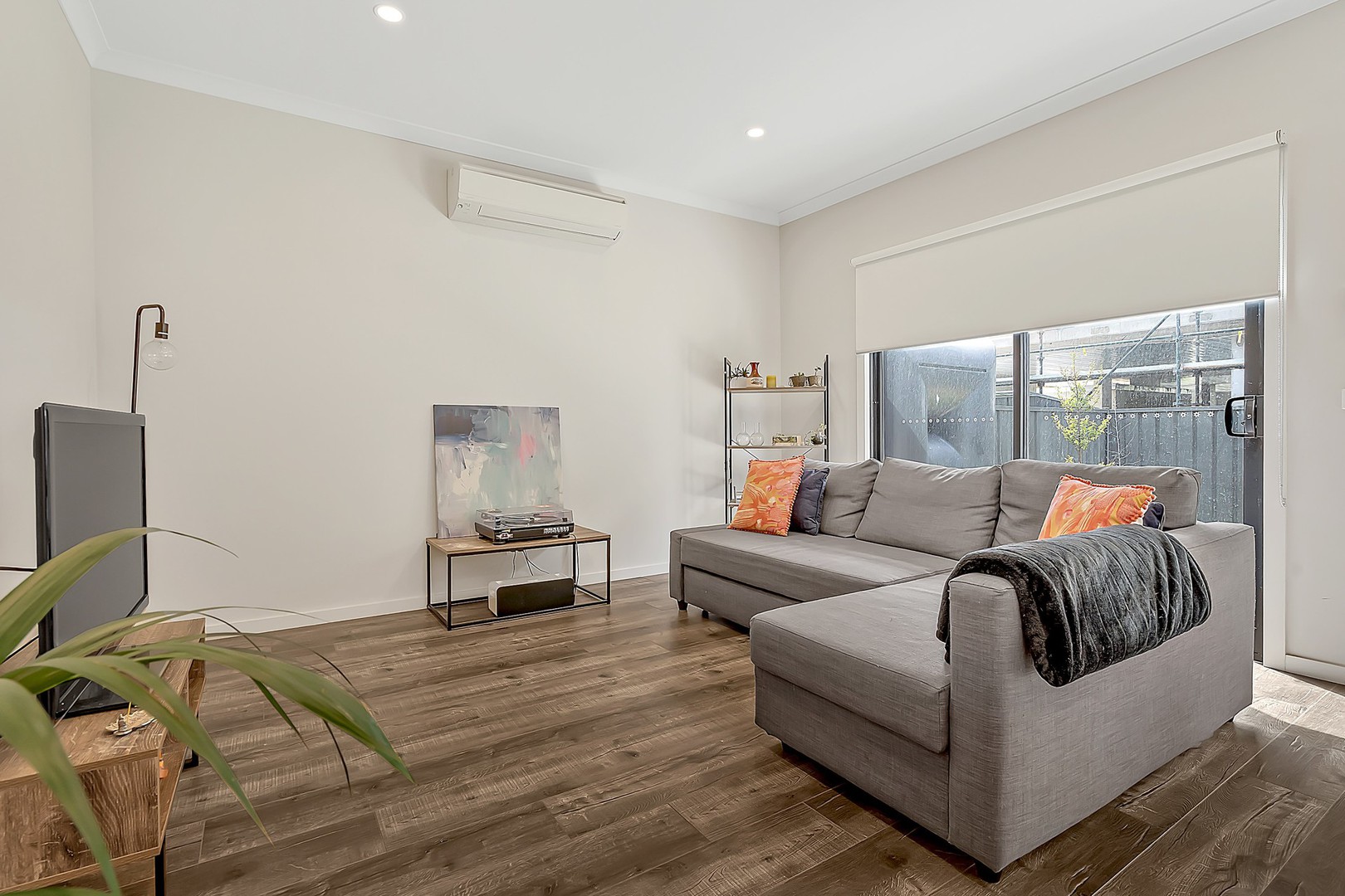 6/8-10 Fortitude Drive, Craigieburn, VIC 3064 - Thumbnail 2 - 11/10/2021