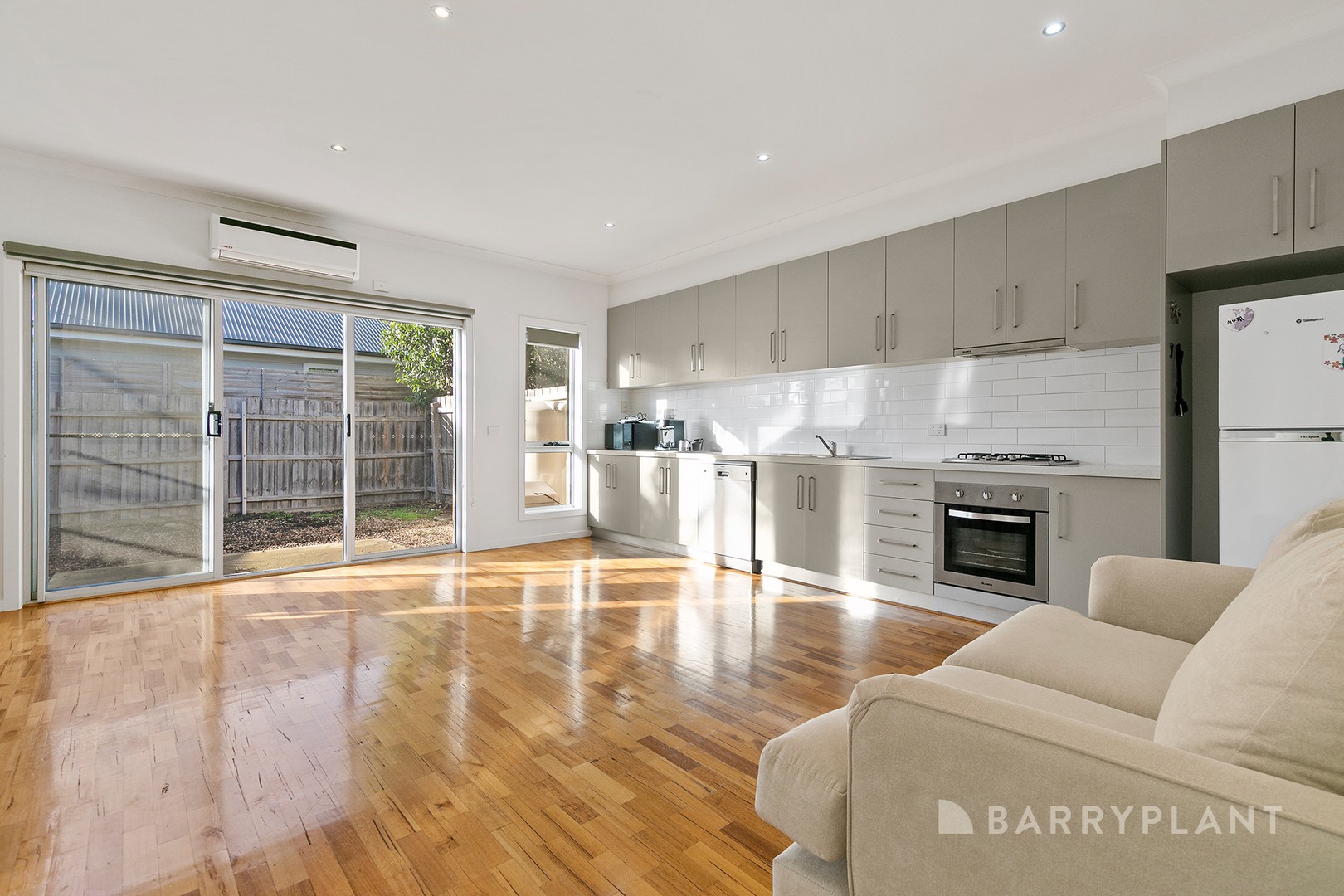 6/8-12 Bawden Court, Pascoe Vale, VIC 3044 - Thumbnail 2 - 04/06/2024